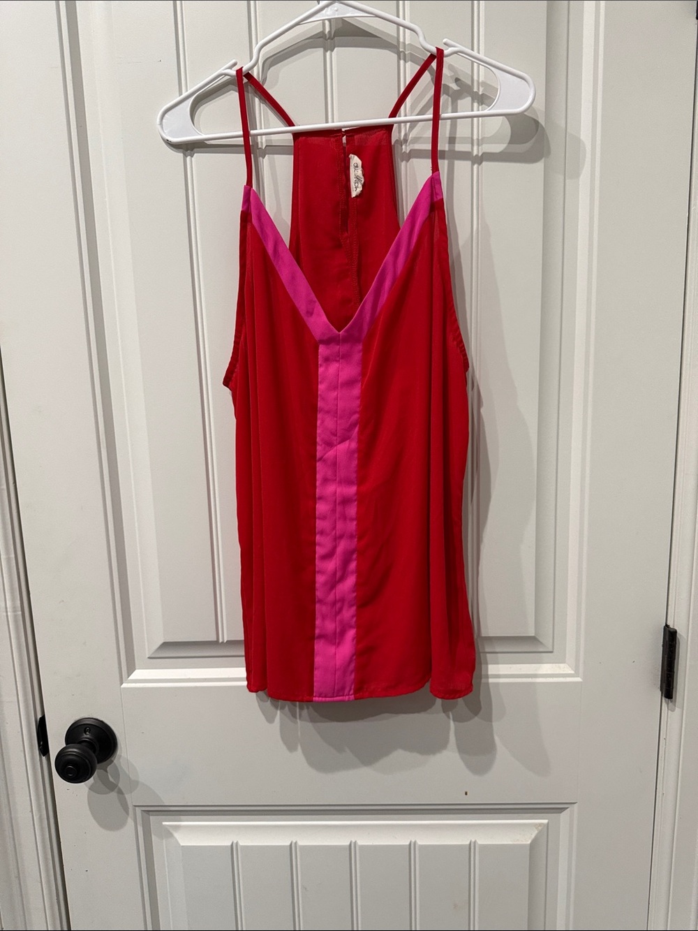 Main Strip Red and Pink V-Neck Colorblock Cami